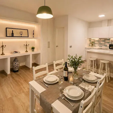 Magnolia - Con Patio Privado Μαρμπέλλα