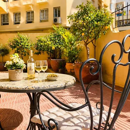 Magnolia - Con Patio Privado Μαρμπέλλα