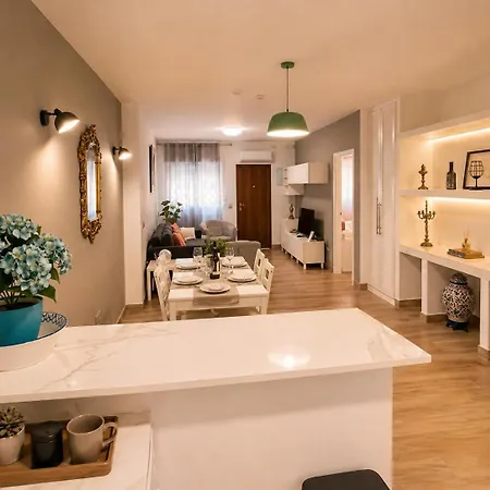 Magnolia - Con Patio Privado * מארבלה